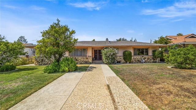 Northridge (los Angeles), CA 91325,9343 White Oak Avenue