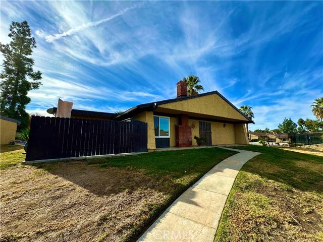 Hemet, CA 92543,416 E Thornton Avenue