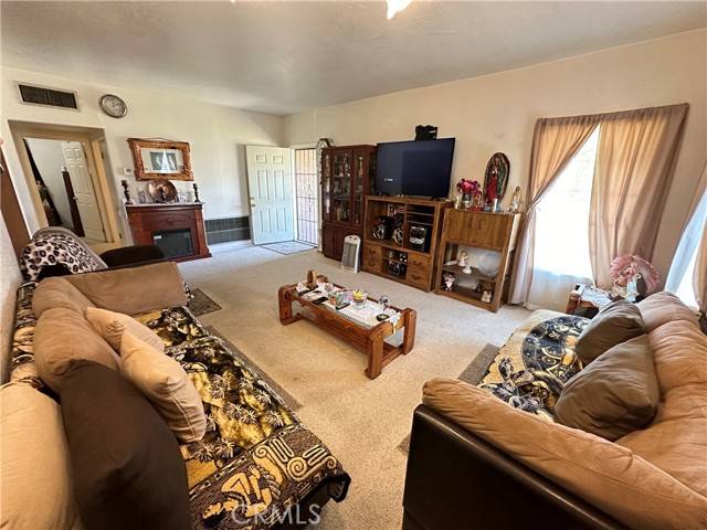 Blythe, CA 92225,586 N 6th Street