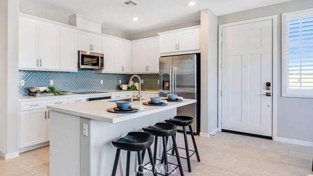 Ontario, CA 91762,2703 E Amberley Privado