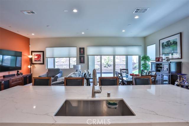 Corona, CA 92883,11868 Discovery