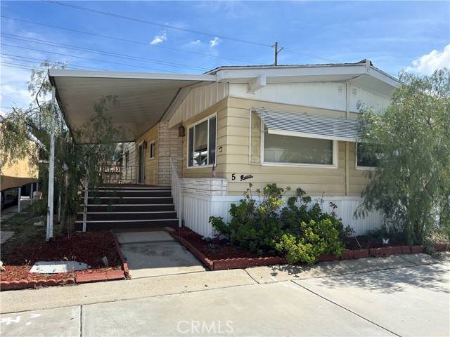 Menifee, CA 92586,27701 Murrieta Road #5