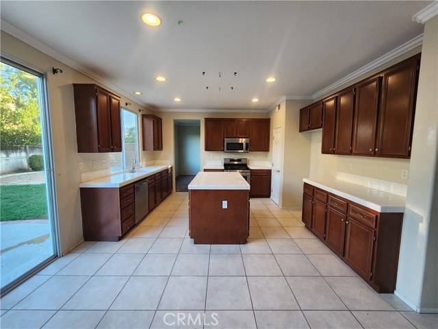 Eastvale, CA 92880,6836 Red Cardinal Court