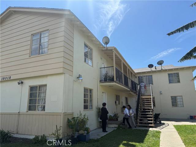 Northridge (los Angeles), CA 91325,18018 Schoenborn Street