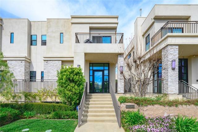 Tarzana (los Angeles), CA 91356,18719 Redwing Street
