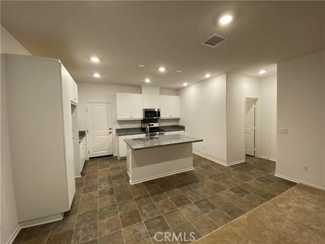 Fontana, CA 92336,5630 Altamura Way