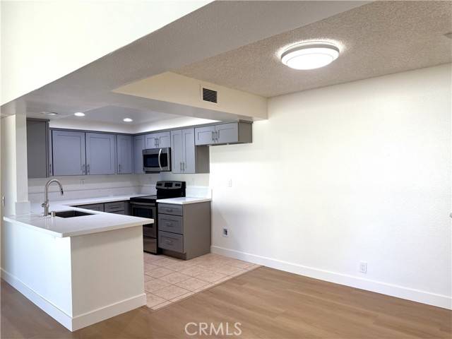 Pomona, CA 91766,58 Carriage Way #208