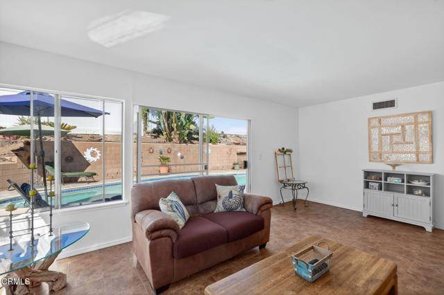 Simi Valley, CA 93065,2559 Cochran Street