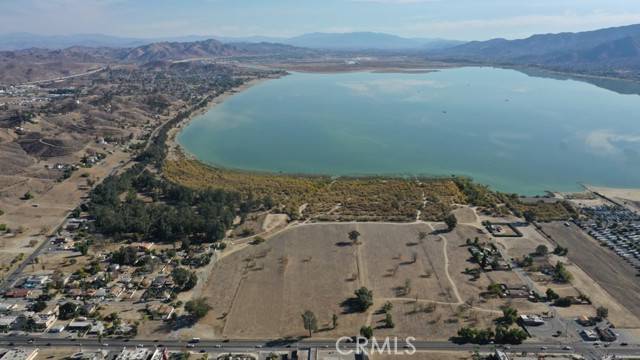 Lake Elsinore, CA 92532,31360 Riverside Dr.