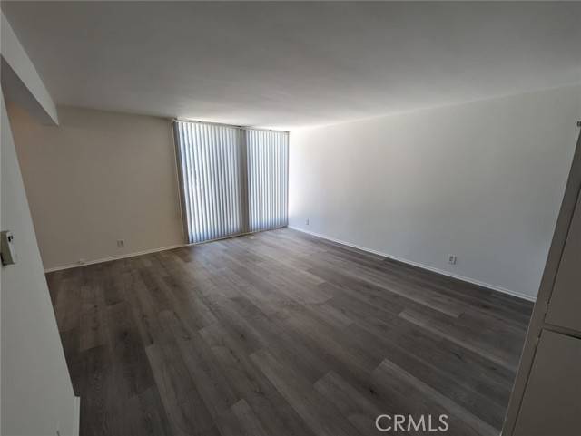 Glendale, CA 91207,943 N Louise Street #2