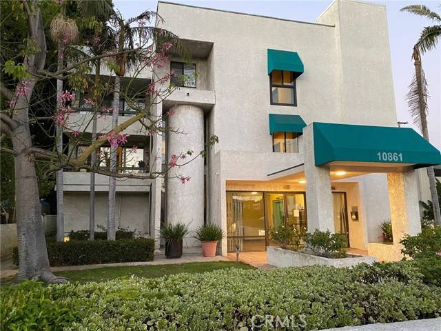 Toluca Lake (los Angeles), CA 91602,10861 Moorpark Street #203