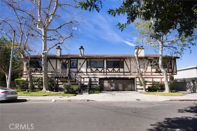 Valley Village, CA 91607,4633 Ben Avenue #2