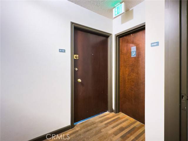 West Hollywood, CA 90069,927 N Kings Road #212