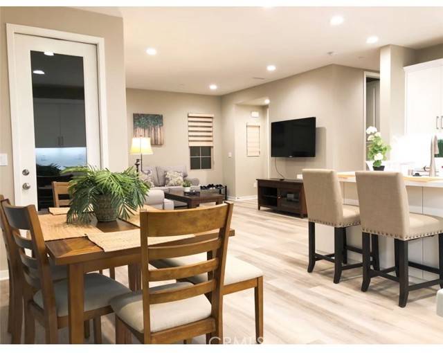 Irvine, CA 92618,158 Excursion