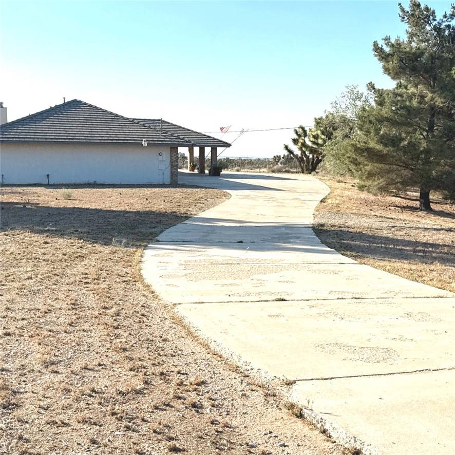 Phelan, CA 92371,9078 Smith Road