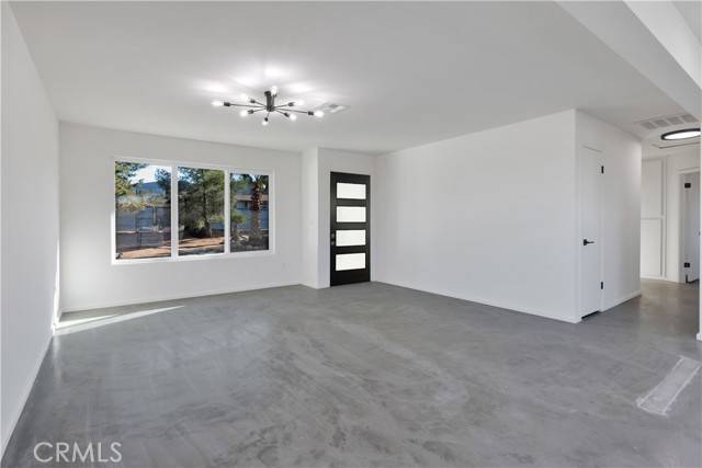 Joshua Tree, CA 92252,61638 La Jolla Drive