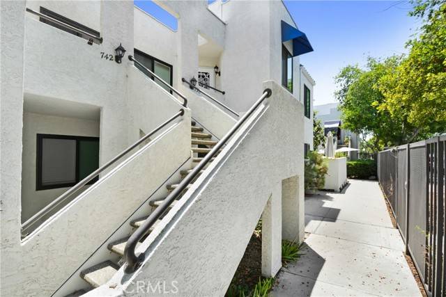 Baldwin Park, CA 91706,742 Park Shadow Court #17