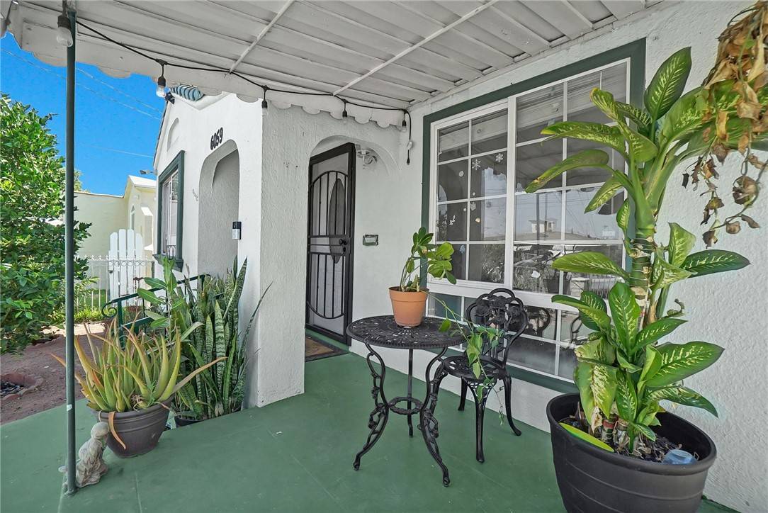 Huntington Park, CA 90255,6059 Riverside Avenue