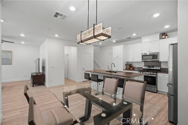 Eastvale, CA 92880,7118 Vernazza