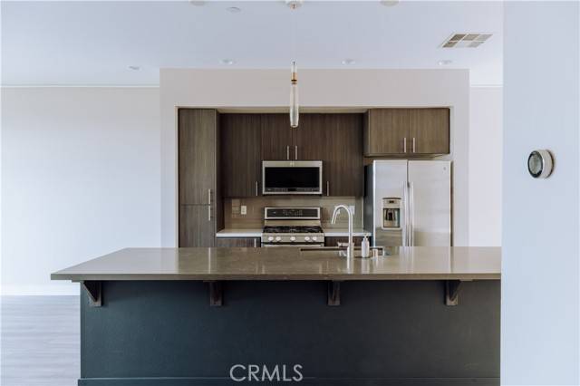 Los Angeles, CA 90039,2753 Waverly Drive #1103