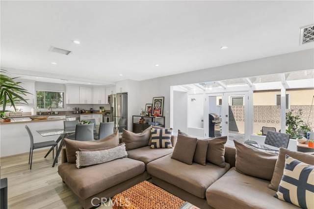 North Hollywood (los Angeles), CA 91601,5754 Satsuma Avenue