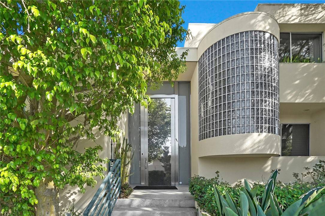 Studio City (los Angeles), CA 91604,3016 Dona Susana Drive