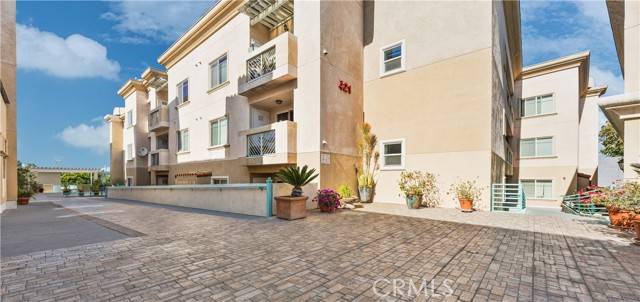 Monterey Park, CA 91754,421 S Garfield #10