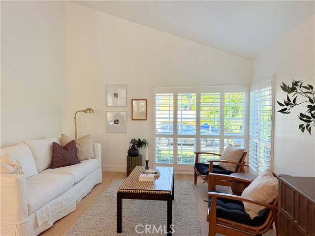 Lake Forest (el Toro), CA 92630,22976 Broadleaf