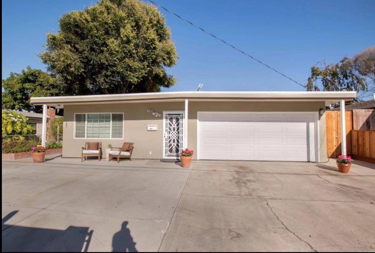 East Palo Alto, CA 94303,2498 Illinois Street