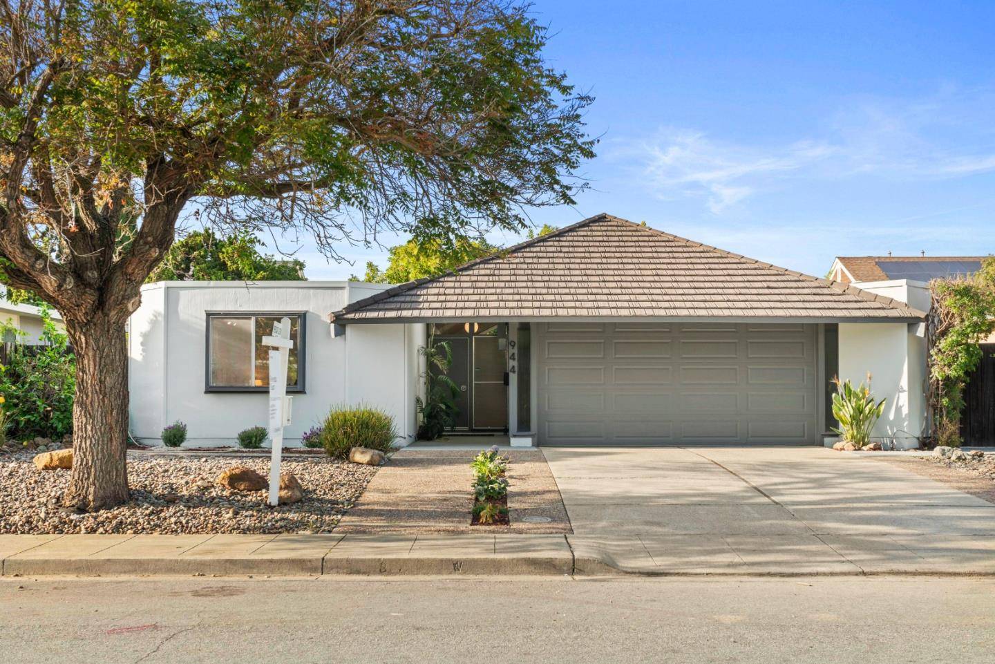 Mountain View, CA 94040,944 Trophy Drive