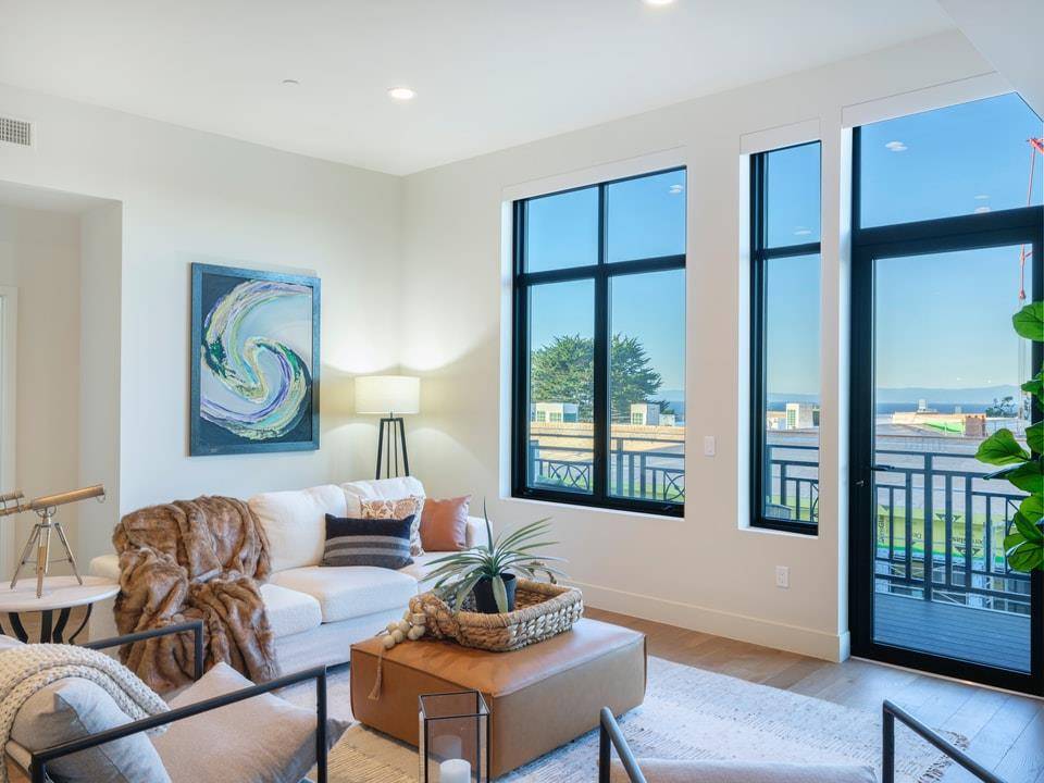 Pacific Grove, CA 93950,542 Lighthouse Avenue #301