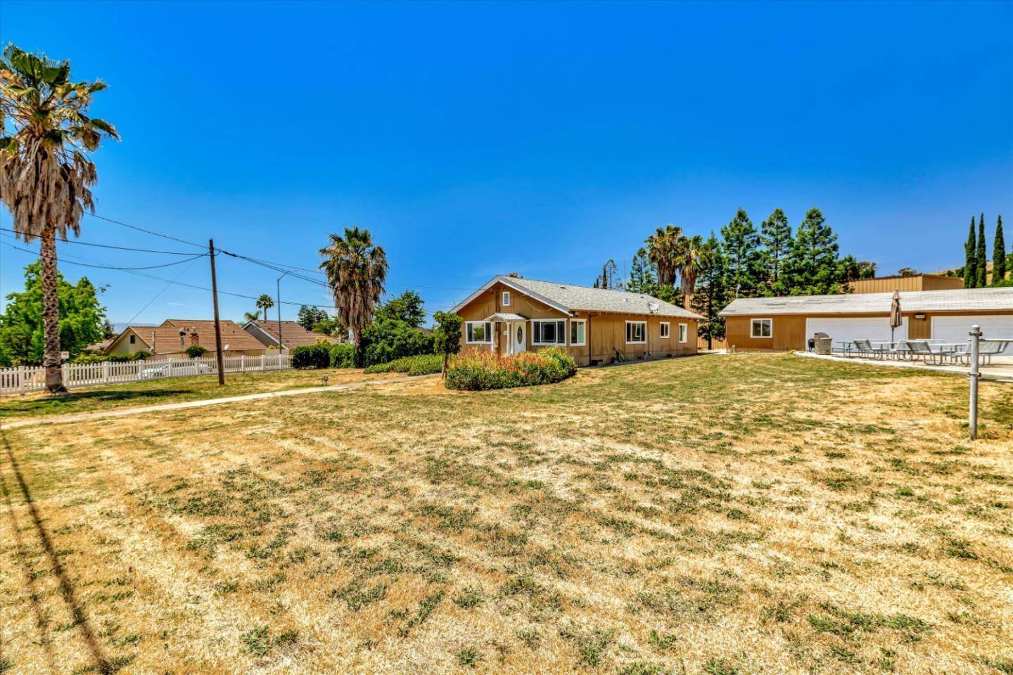 Milpitas, CA 95035,1995 Old Calaveras Road