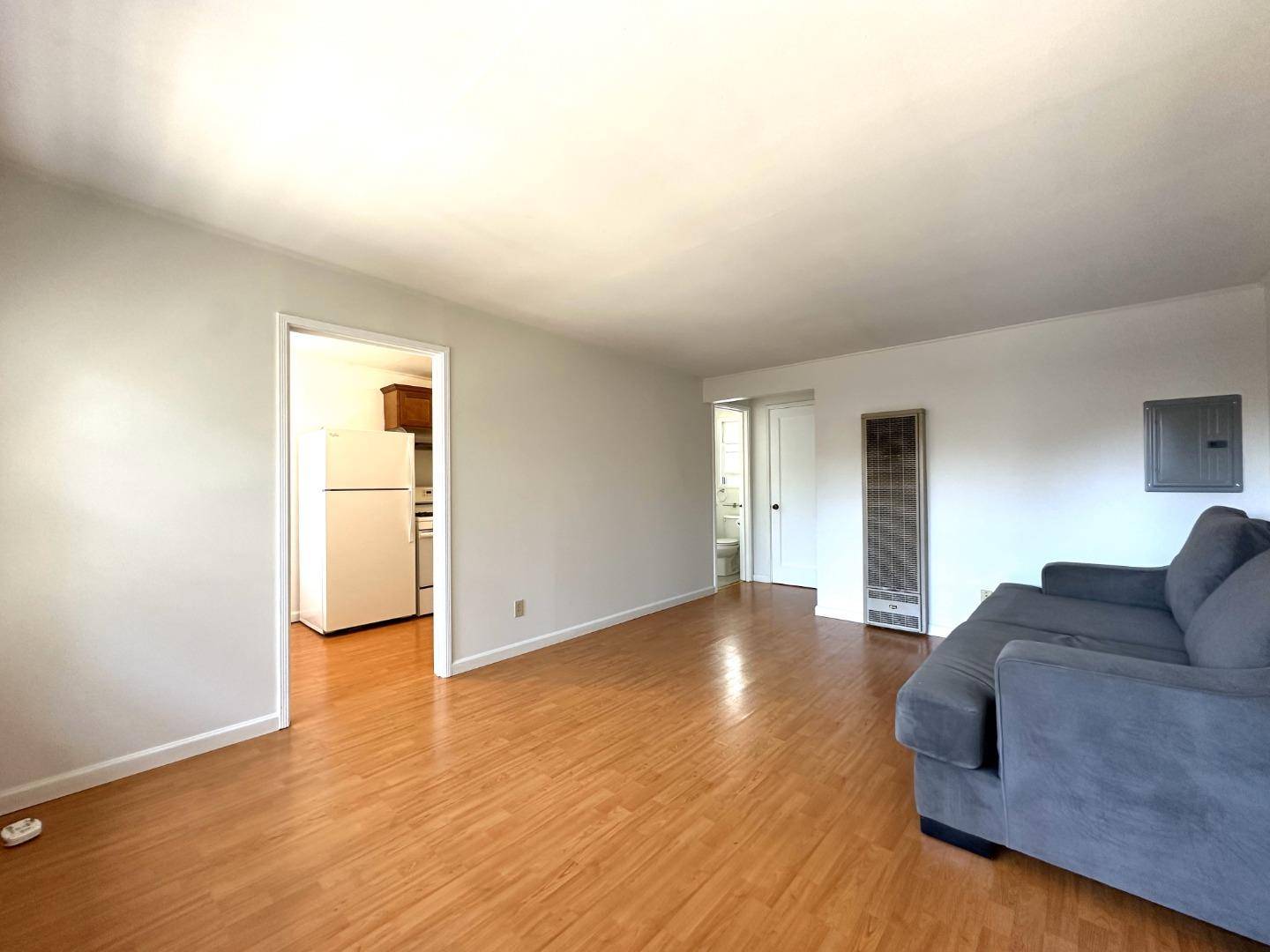 Burlingame, CA 94010,1324 El Camino Real #5