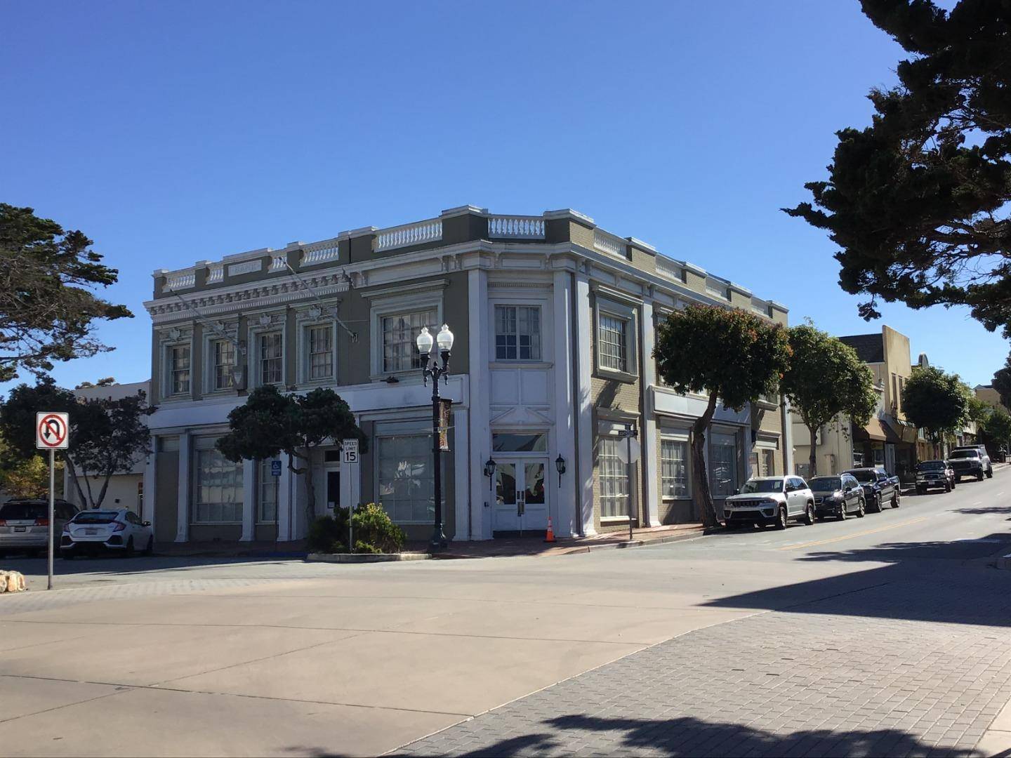 Pacific Grove, CA 93950,575 Lighthouse Avenue