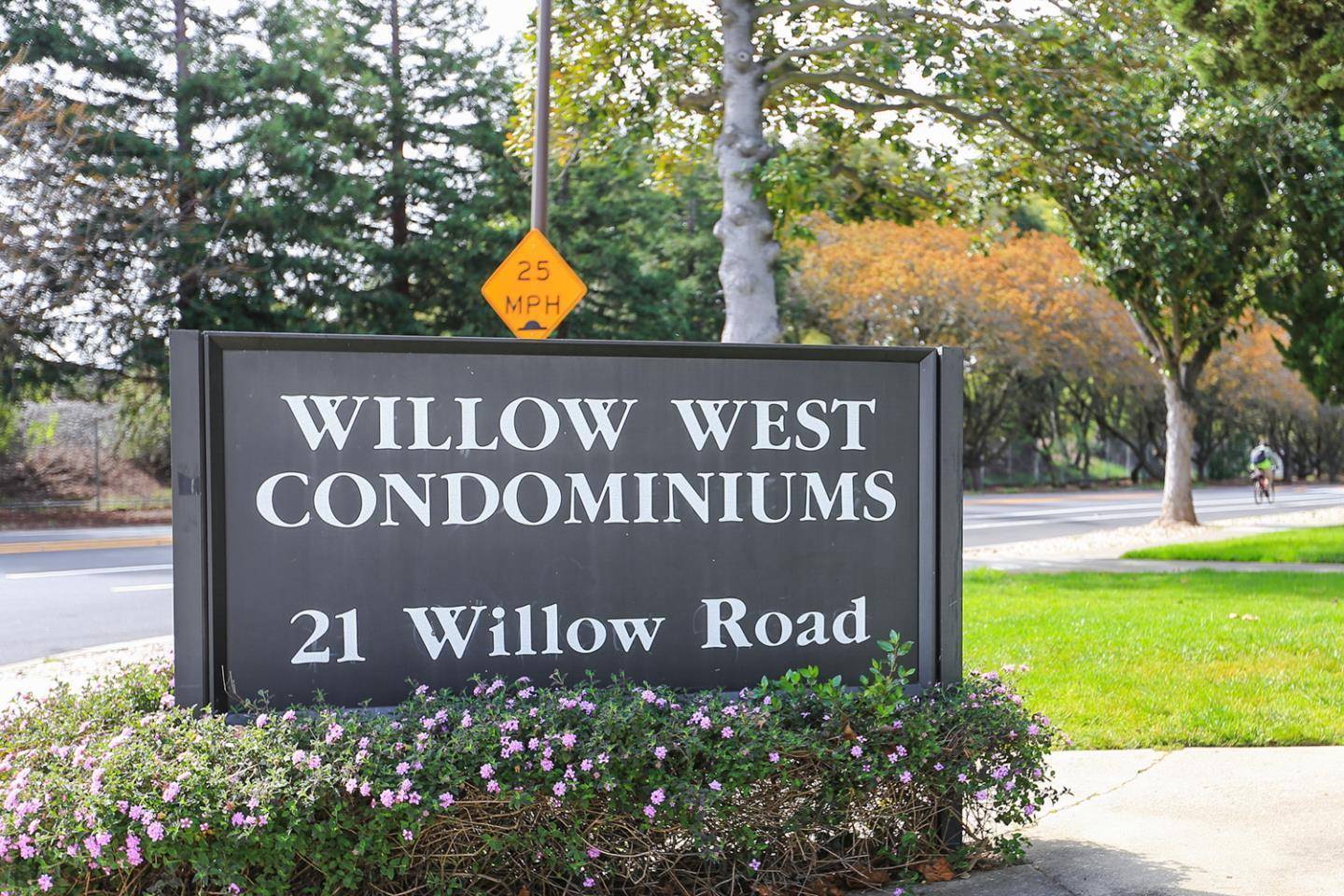 Menlo Park, CA 94025,21 Willow Road #33