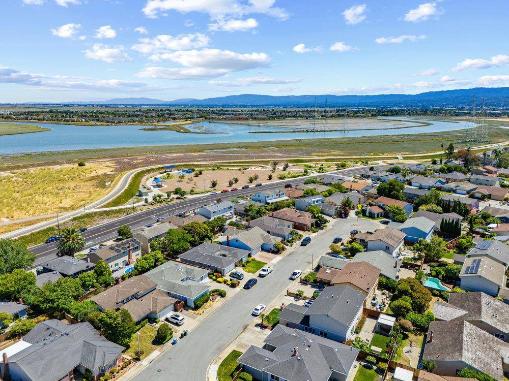 Foster City, CA 94404,318 Menhaden Court