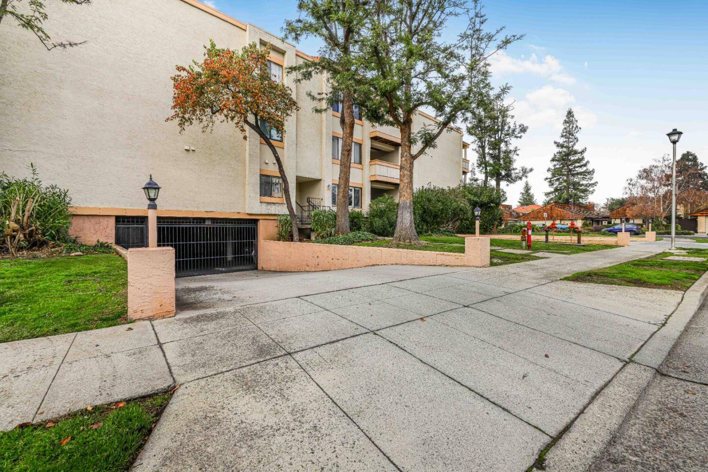 Palo Alto, CA 94306,440 Cesano Court #206