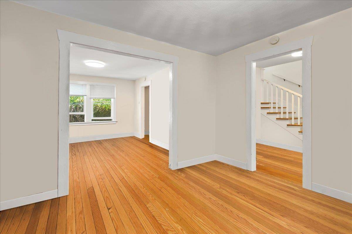 Palo Alto, CA 94301,262 Hawthorne Avenue