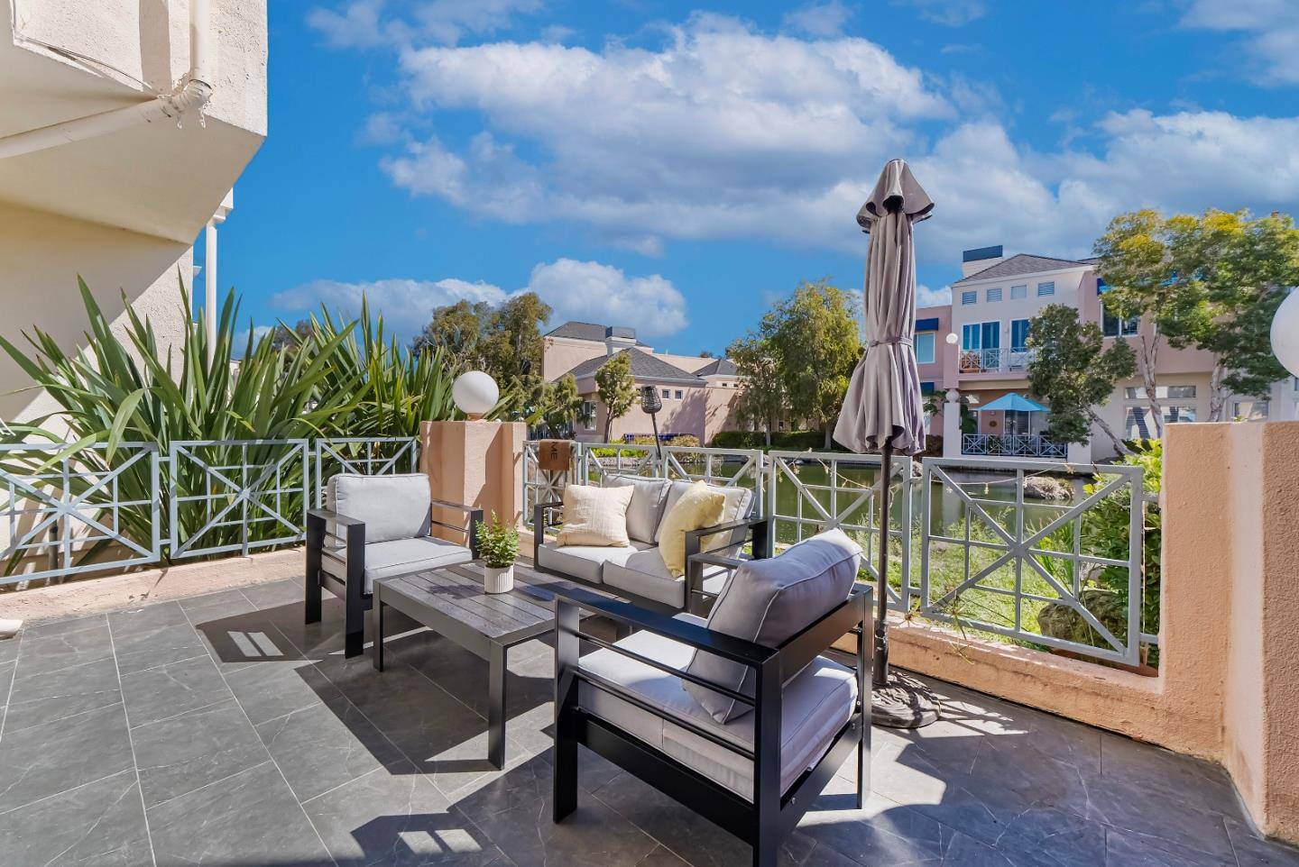 Redwood City, CA 94065,856 Lakeshore Drive