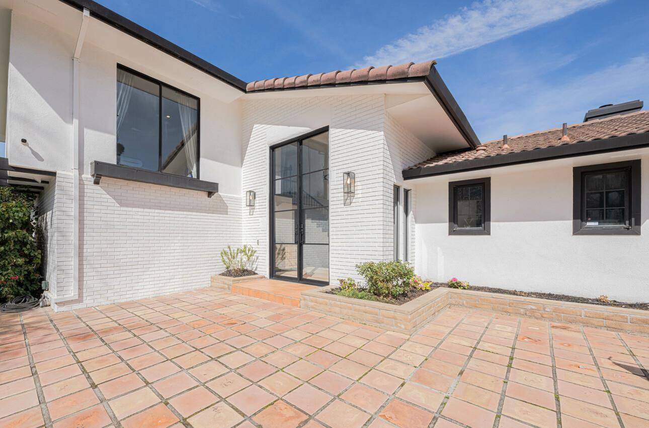 Salinas, CA 93908,19625 Redding Drive