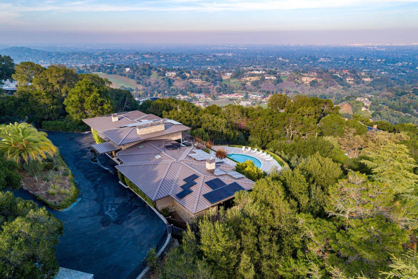 Los Altos Hills, CA 94024,Address not disclosed