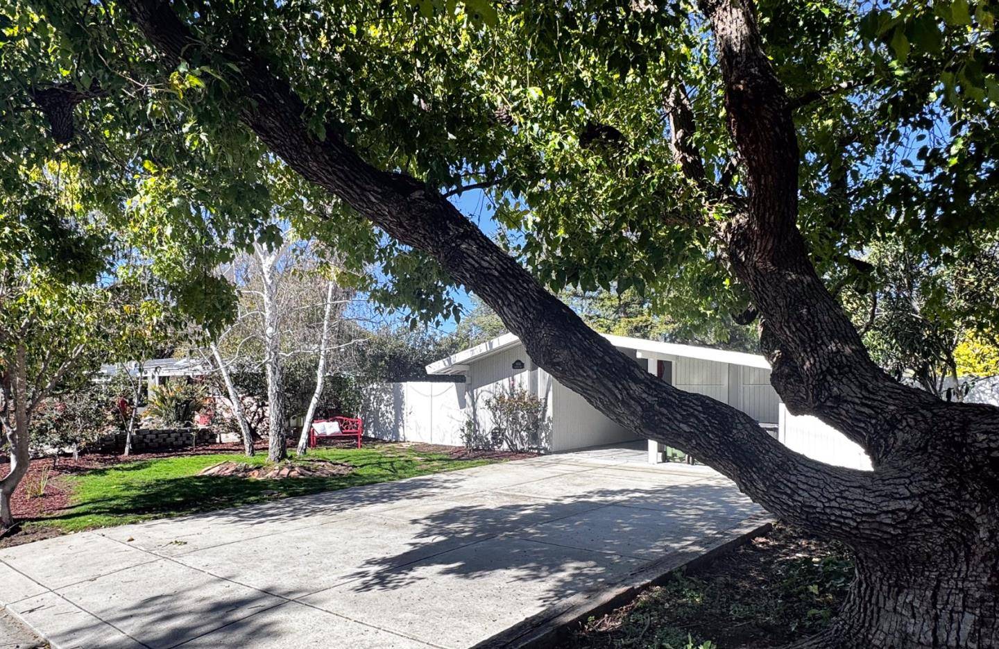 Saratoga, CA 95070,18541 Montpere Way