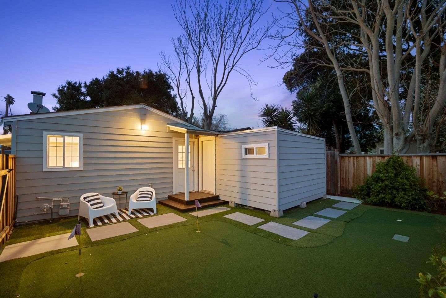 East Palo Alto, CA 94303,1040 Laurel Avenue