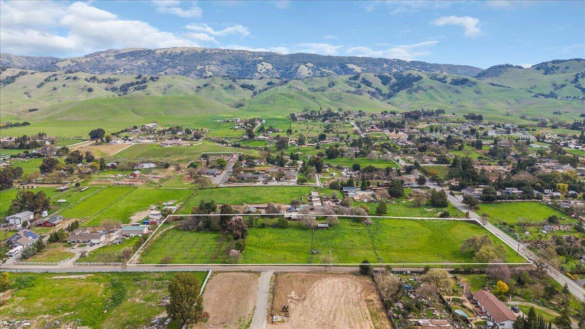 San Martin, CA 95046,1925 Church Avenue