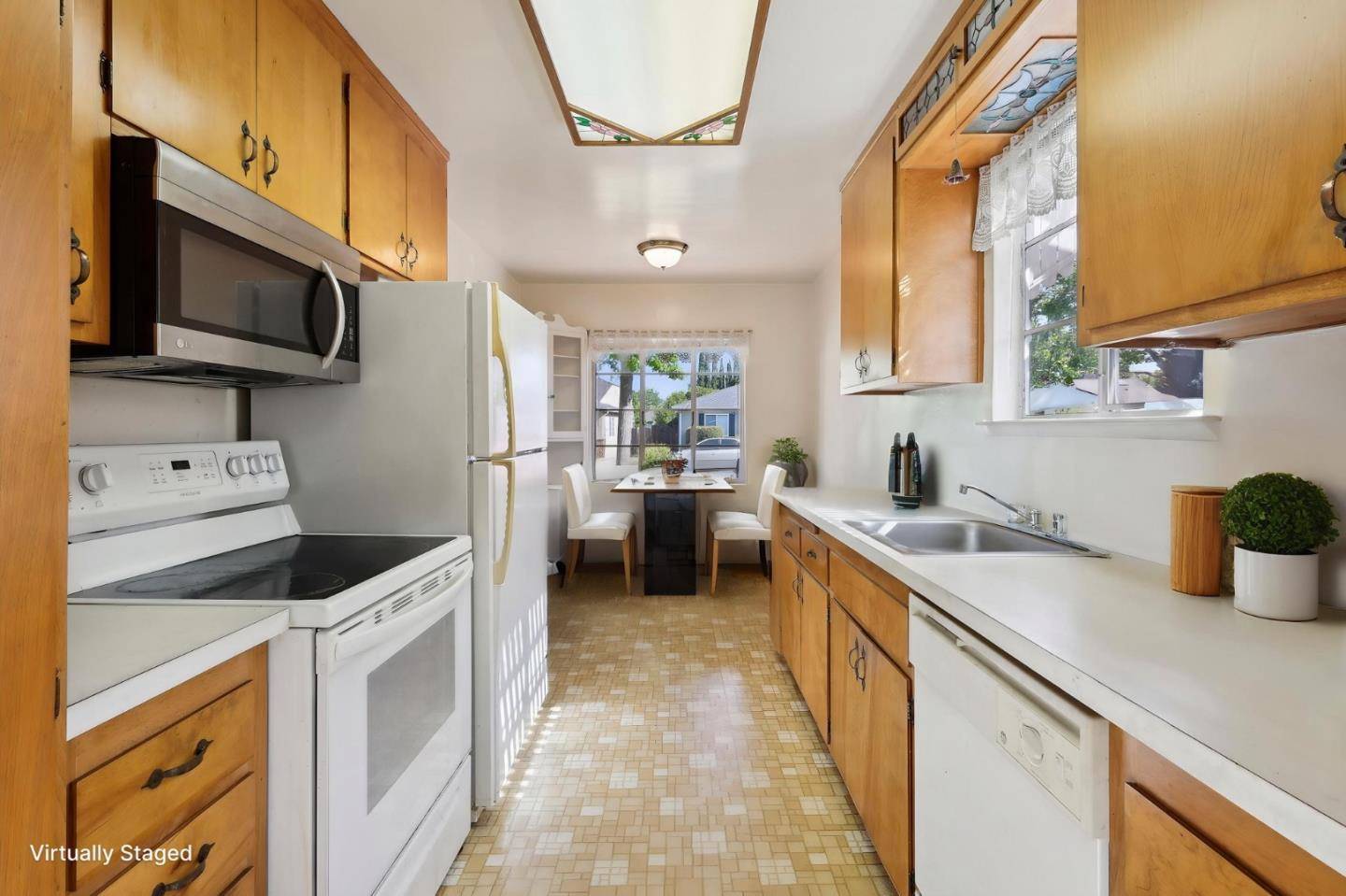 Castro Valley, CA 94546,22075 Baywood Avenue