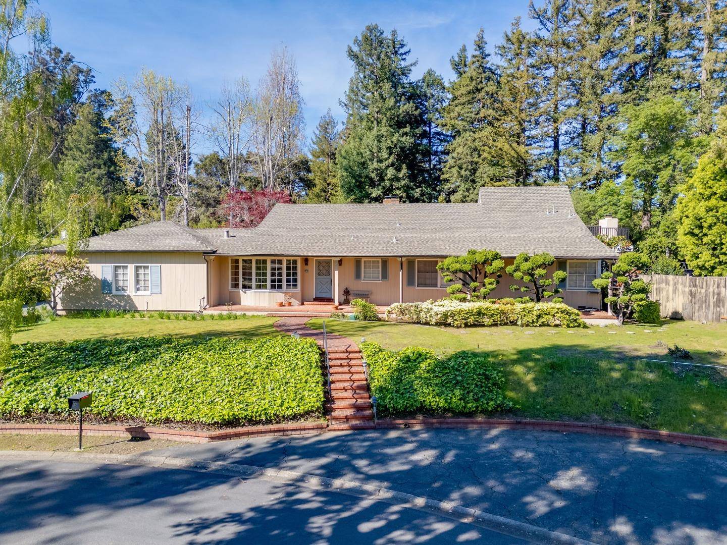 Hillsborough, CA 94010,680 Fairway Circle