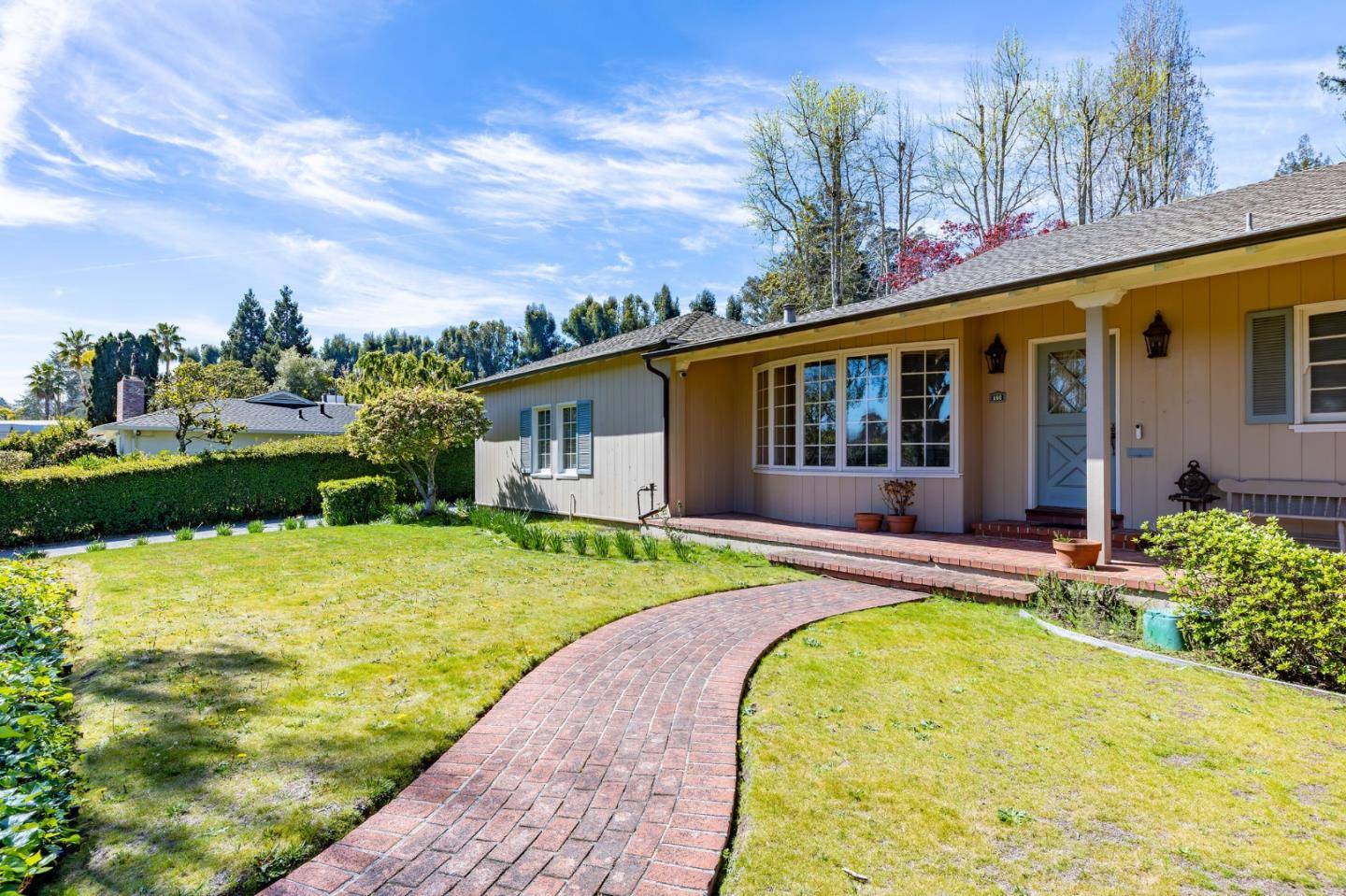 Hillsborough, CA 94010,680 Fairway Circle