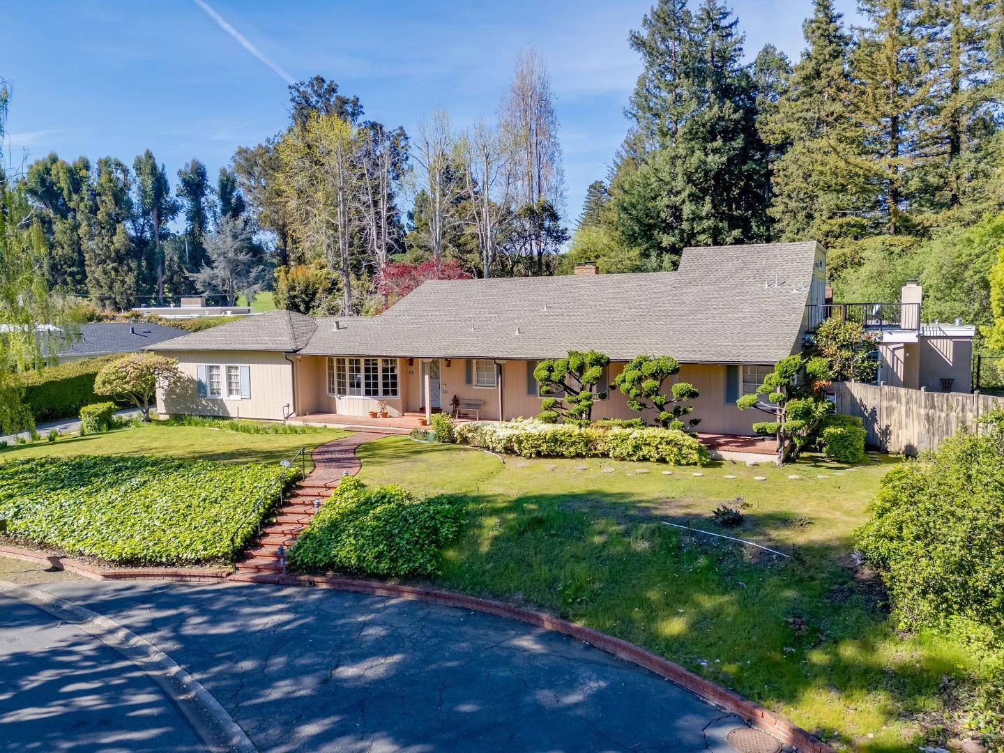 Hillsborough, CA 94010,680 Fairway Circle