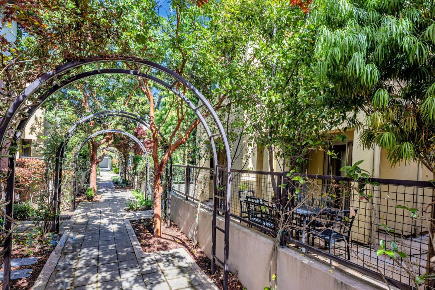Palo Alto, CA 94306,3472 Alma Village Circle