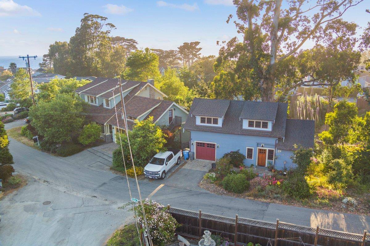 Half Moon Bay, CA 94019,385 Miramar Drive